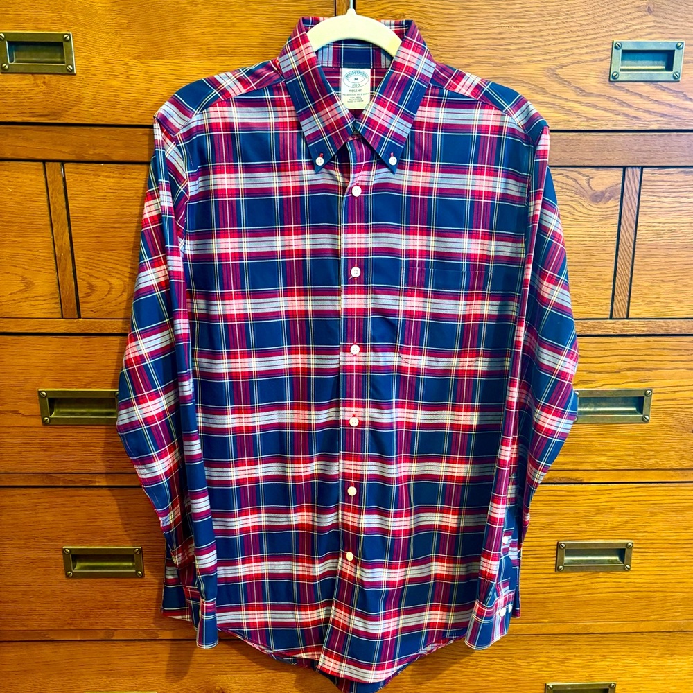 Brooks Brothers Dress Shirt Mens Regent Fit Medium 100% Cotton Non Iron